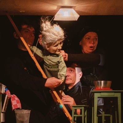 ruky velkosti orecha