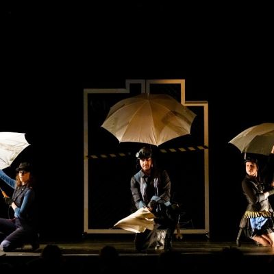 velka tovaren na slova